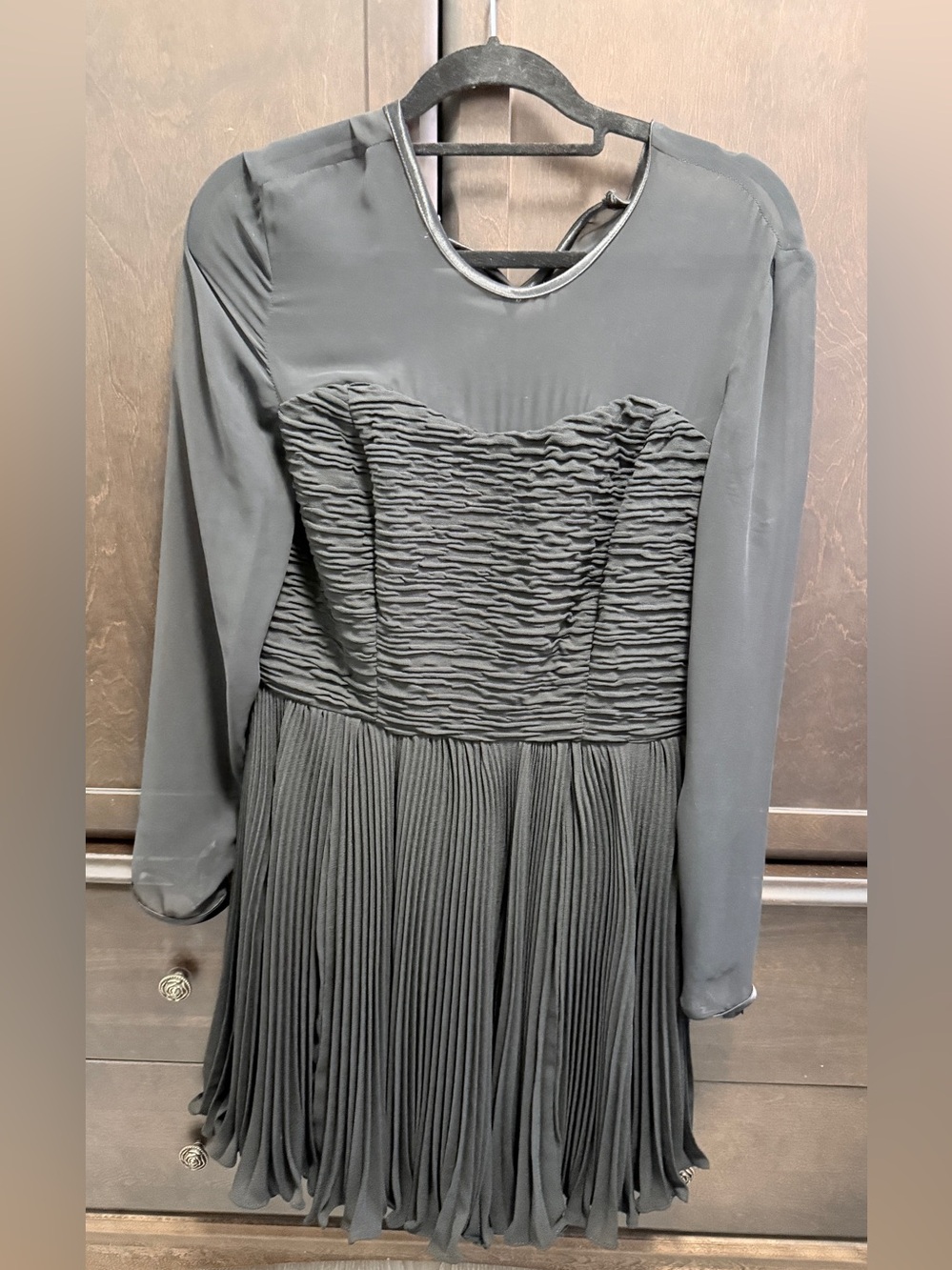 Elegant Black Long-Sleeve Pleated & Ruched Cocktail Dress